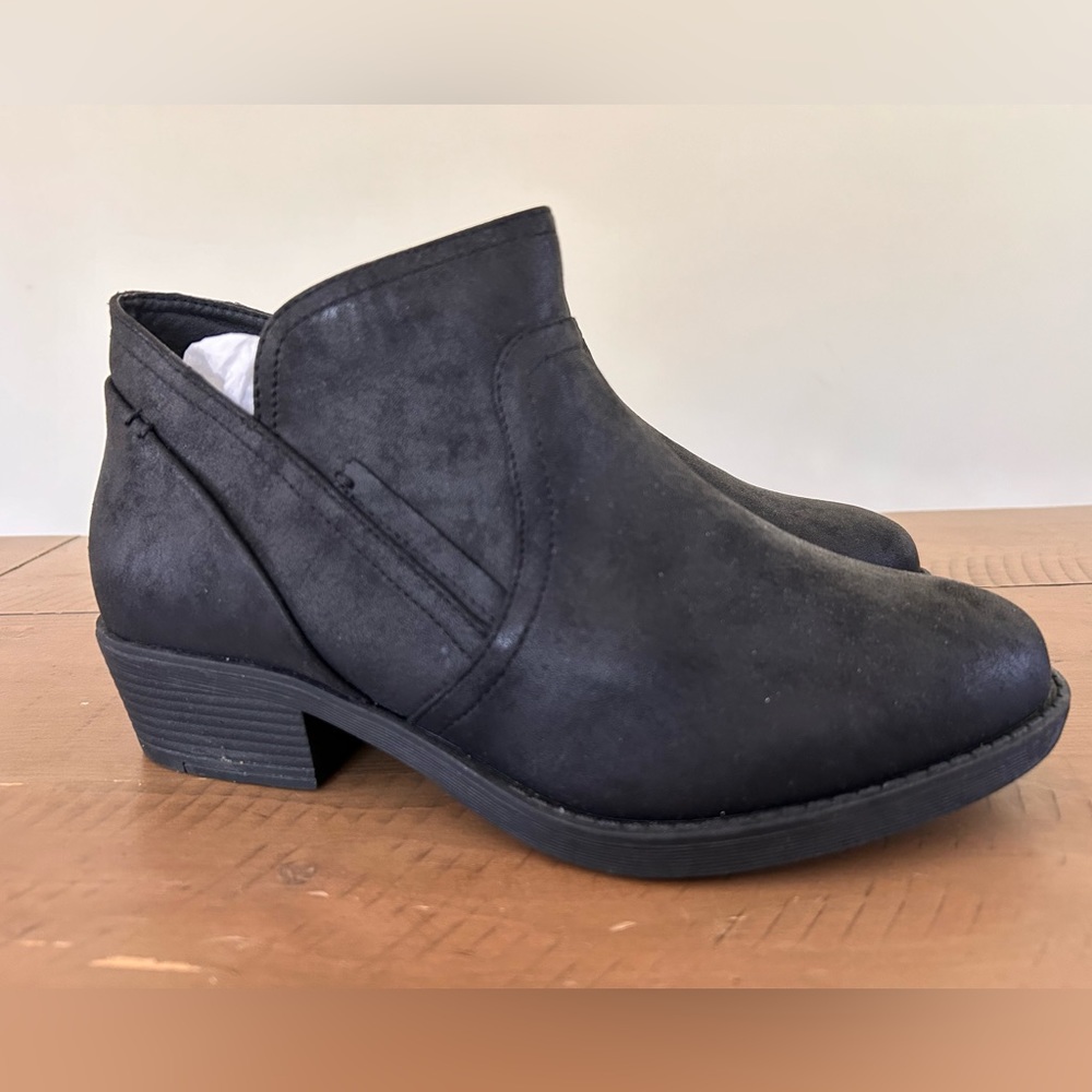 Lane Bryant Black Faux Suede Boots - Size 9.5 wide - NEW (no box) THESE RUN BIG!